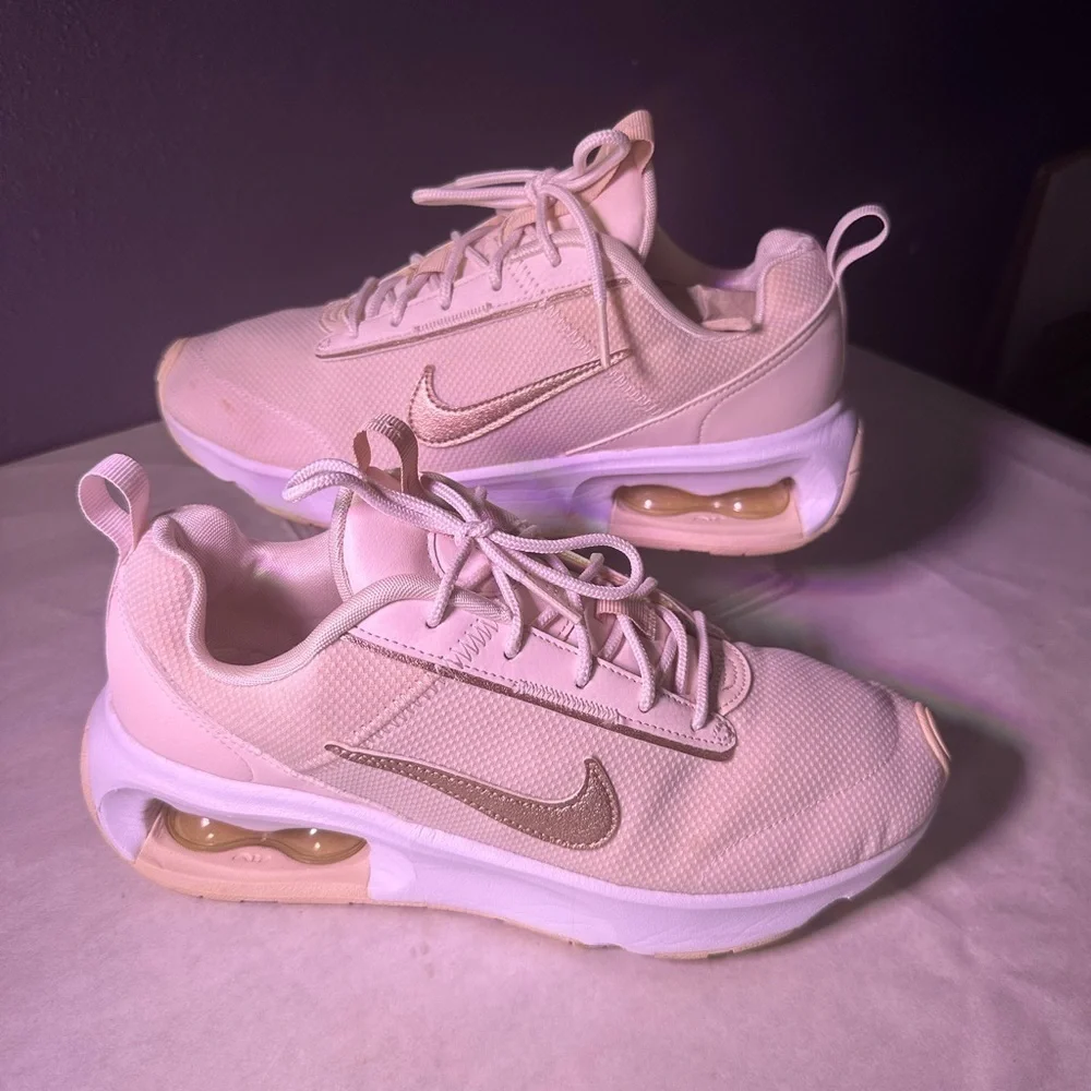 Nike Women's Beige Sneakers